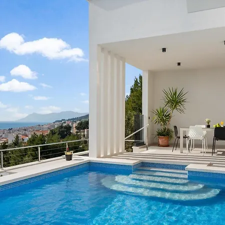 Luxury Sagnia, 4 En-suite Bedrooms, Sea Views מאקרסקה