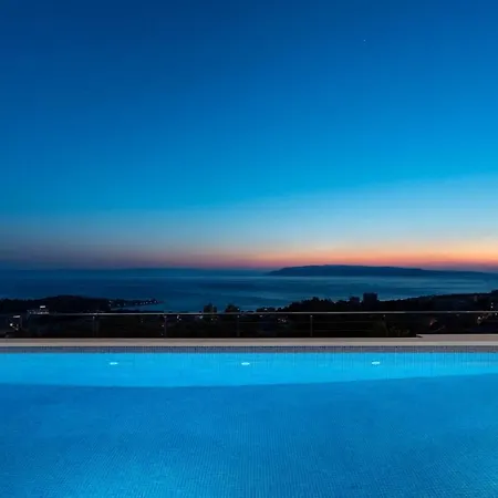 Luxury Sagnia, 4 En-suite Bedrooms, Sea Views *