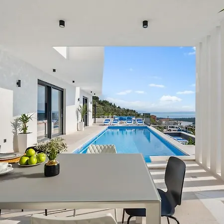 Luxury Sagnia, 4 En-suite Bedrooms, Sea Views Makarska