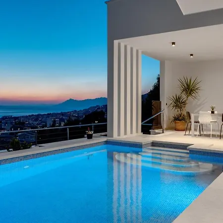 Luxury Sagnia, 4 En-suite Bedrooms, Sea Views *