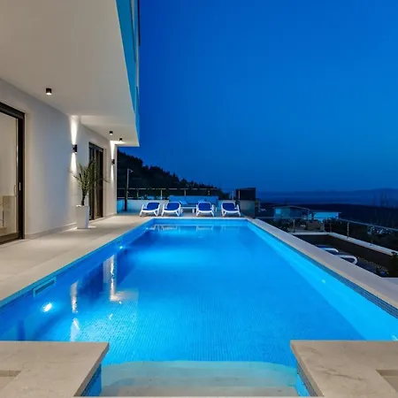 Luxury Sagnia, 4 En-suite Bedrooms, Sea Views