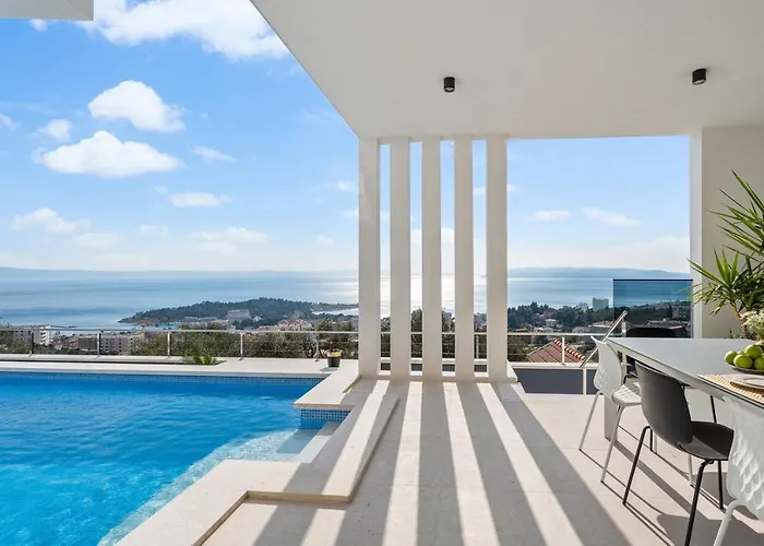 Luxury Sagnia, 4 En-suite Bedrooms, Sea Views *