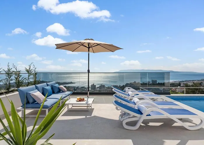 Luxury Sagnia, 4 En-suite Bedrooms, Sea Views *