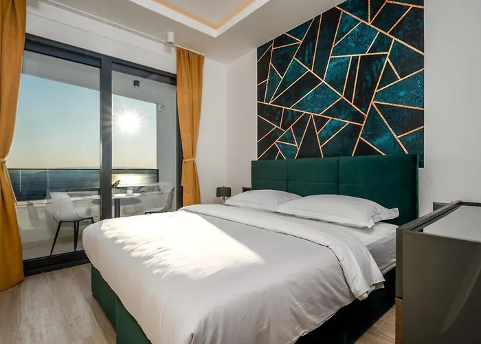 Luxury Sagnia, 4 En-suite Bedrooms, Sea Views