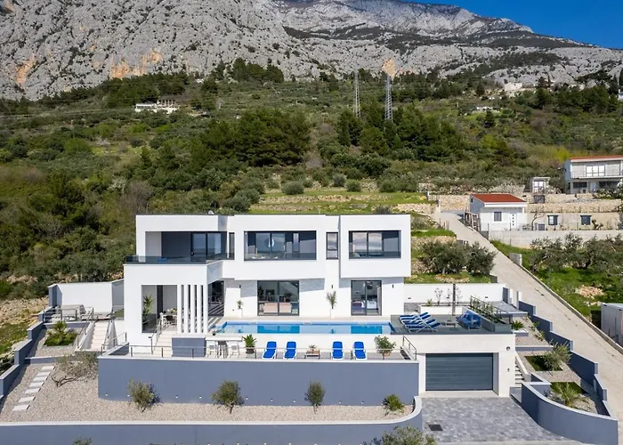 Luxury Sagnia, 4 En-suite Bedrooms, Sea Views *