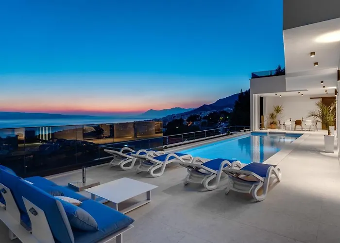 Luxury Sagnia, 4 En-suite Bedrooms, Sea Views