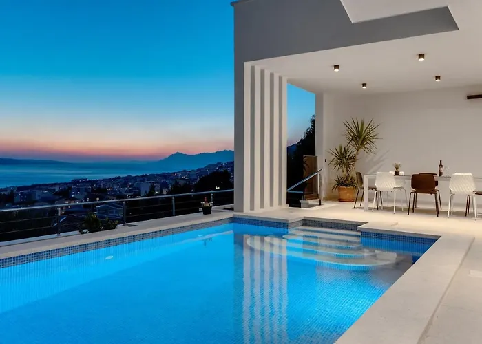 Luxury Sagnia, 4 En-suite Bedrooms, Sea Views *