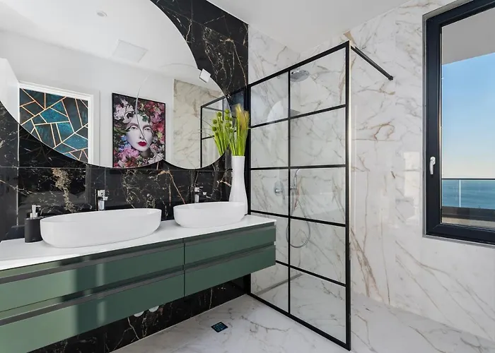 Luxury Sagnia, 4 En-suite Bedrooms, Sea Views Villa *