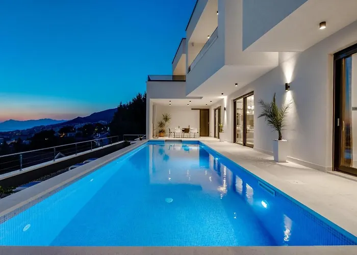 Villa Luxury Sagnia, 4 En-suite Bedrooms, Sea Views *