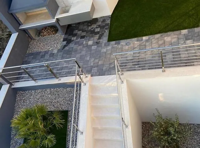 Villa Luxury Sagnia, 4 En-suite Bedrooms, Sea Views Makarska