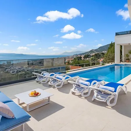 New Luxury Sagnia, 4 En-suite Bedrooms, Sea Views Makarska