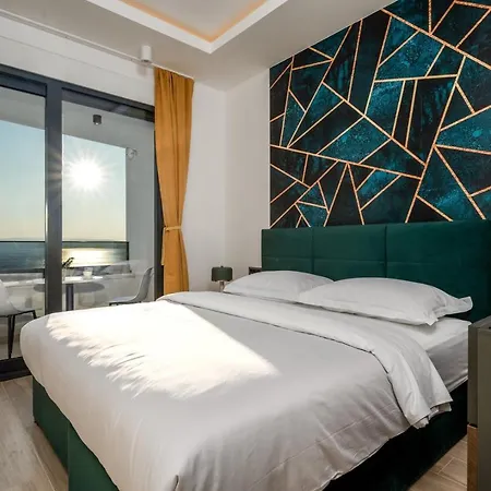 Luxury Sagnia, 4 En-suite Bedrooms, Sea Views