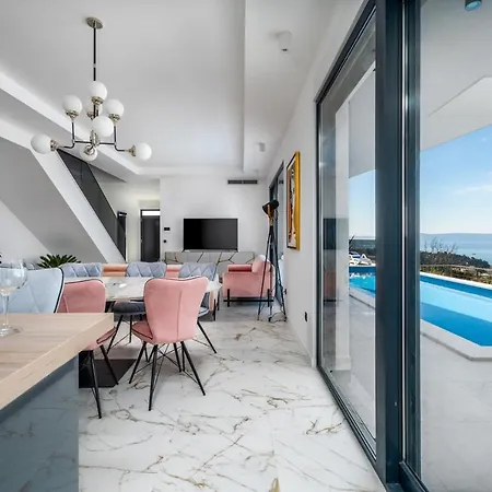 New Luxury Sagnia, 4 En-suite Bedrooms, Sea Views Villa Makarska