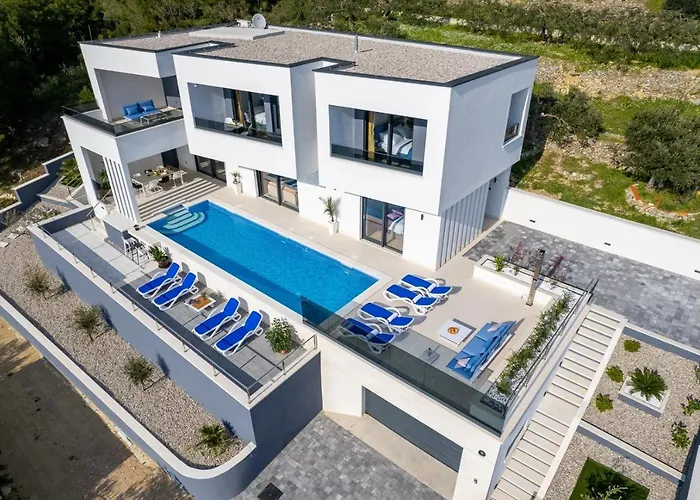 Luxury Sagnia, 4 En-suite Bedrooms, Sea Views Makarska