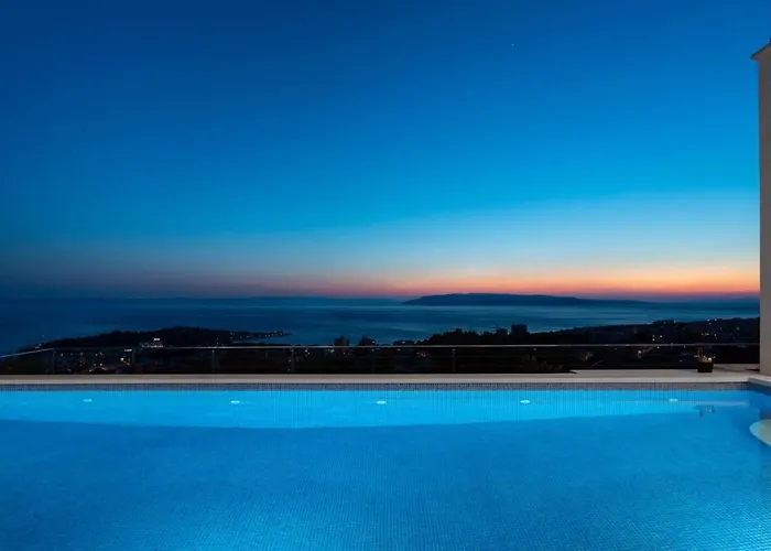 Luxury Sagnia, 4 En-suite Bedrooms, Sea Views *