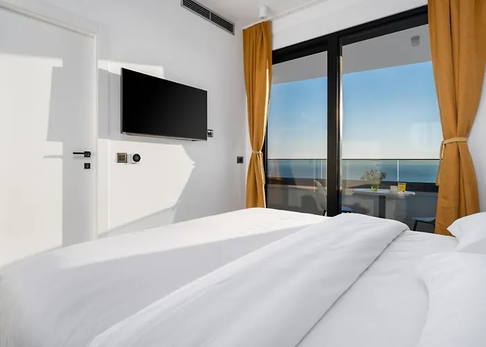 Luxury Sagnia, 4 En-suite Bedrooms, Sea Views Vila